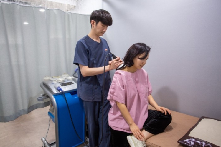 <span class='galleria_span'>현대척신경외과</span><br />
